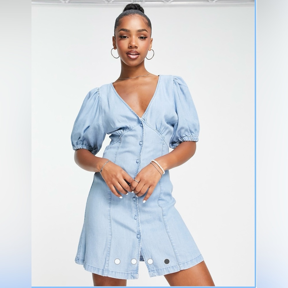 ASOS DESIGN soft denim seamed mini tea dress in blue

Light blue Jean dress